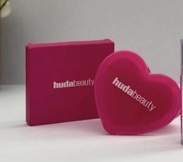 Huda Beauty Heart-Shaped Mirror